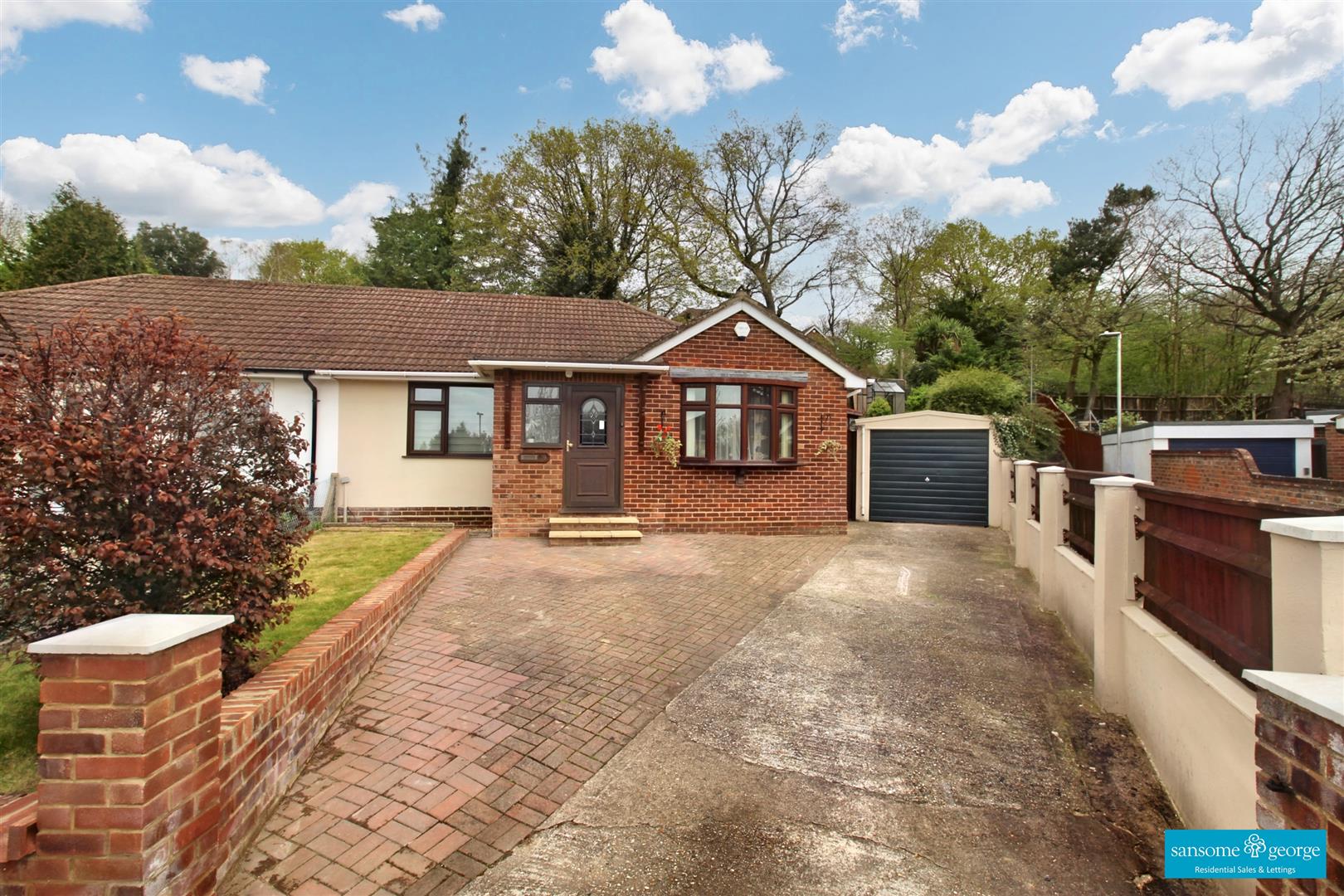 2 bed property in Haywood Way, Tilehurst